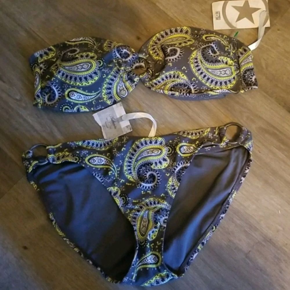 Converse One Star Gray Paisley Bikini Set Top Size L, Bottom Size M. NEW W/TAGS